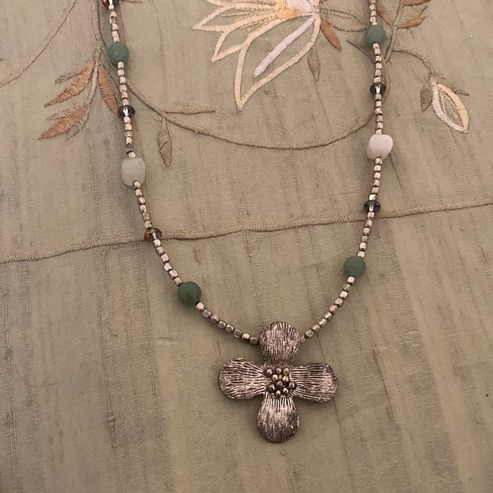 Flower Necklace - Picture 2 of 5